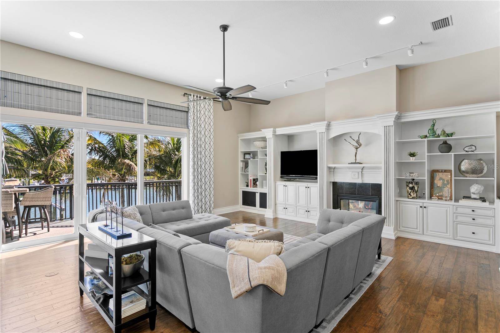 6103 Pasadena Point Boulevard South, Gulfport, FL 33707