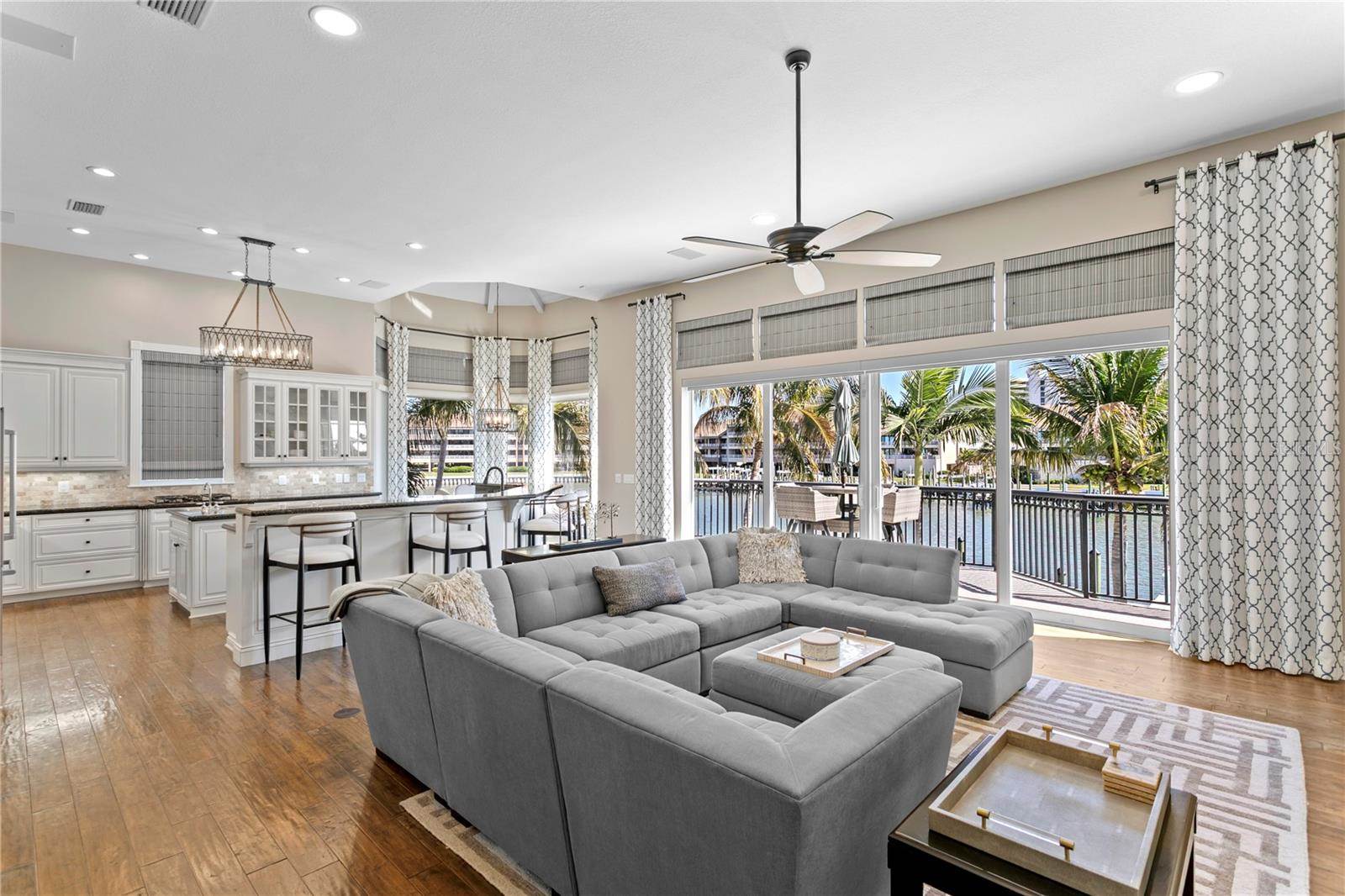 6103 Pasadena Point Boulevard South, Gulfport, FL 33707