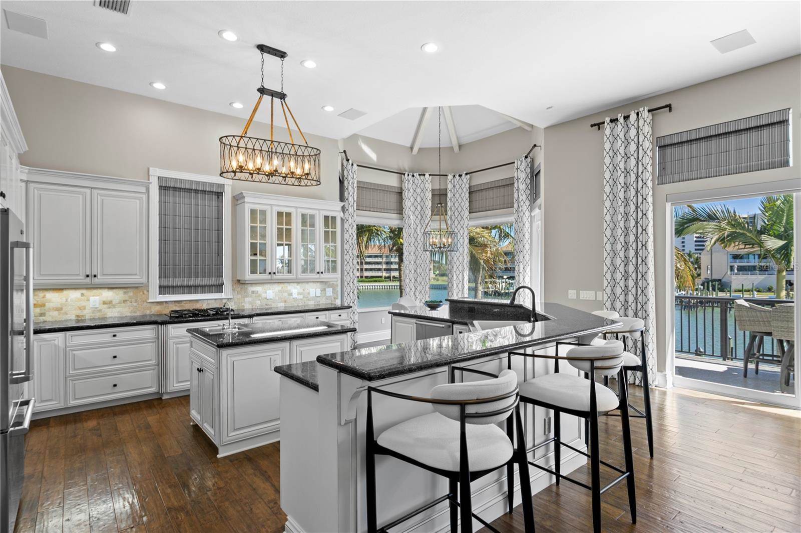 6103 Pasadena Point Boulevard South, Gulfport, FL 33707