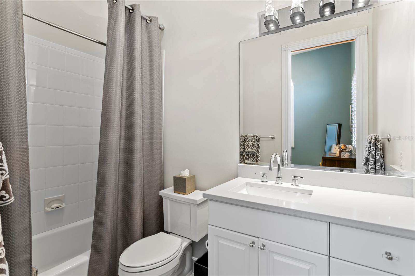 6103 Pasadena Point Boulevard South, Gulfport, FL 33707