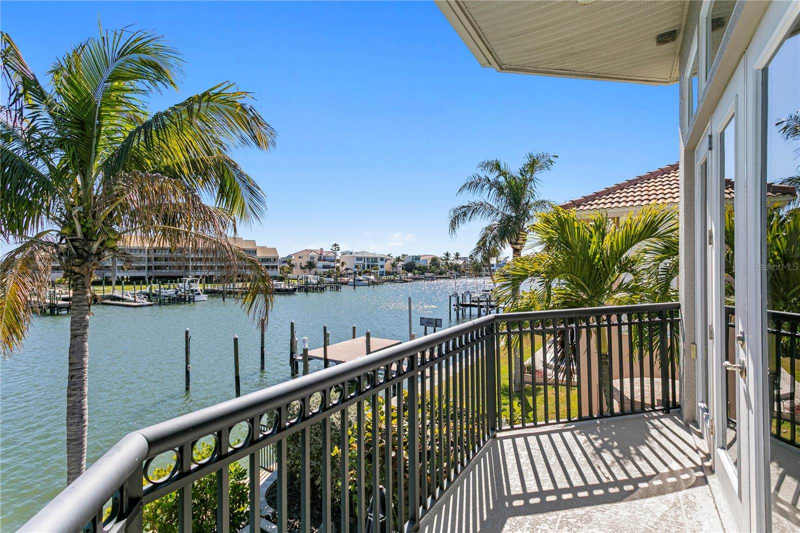 6103 Pasadena Point Boulevard South, Gulfport, FL 33707