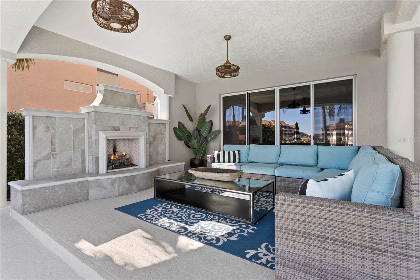 6103 Pasadena Point Boulevard South, Gulfport, FL 33707