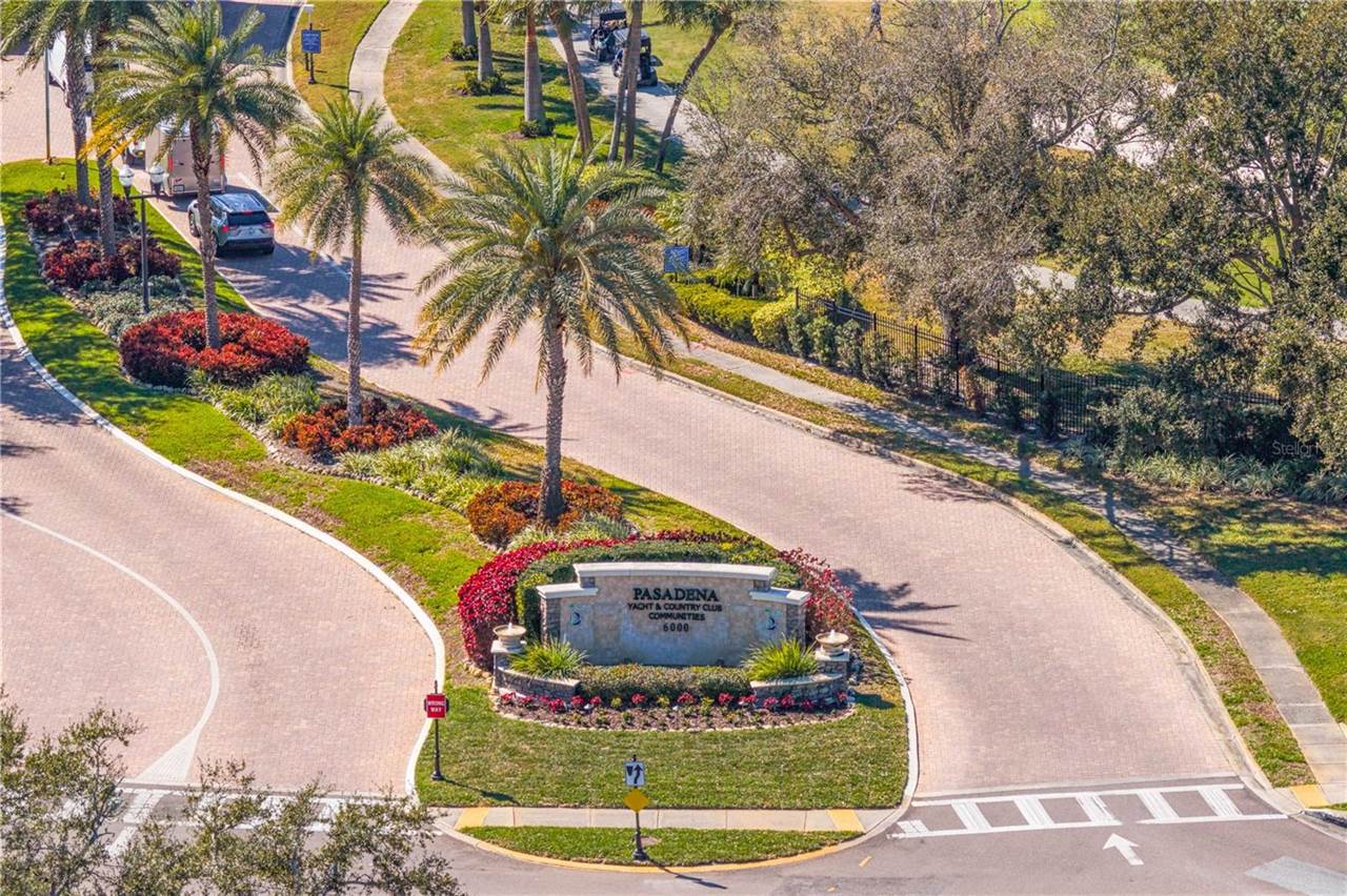 6103 Pasadena Point Boulevard South, Gulfport, FL 33707