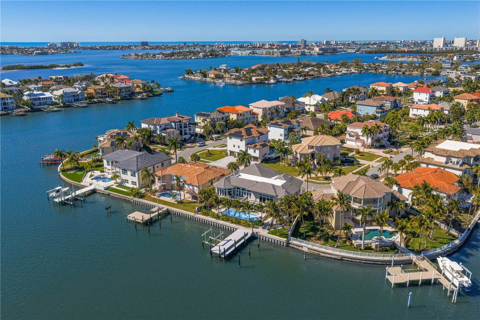 6103 Pasadena Point Boulevard South, Gulfport, FL 33707