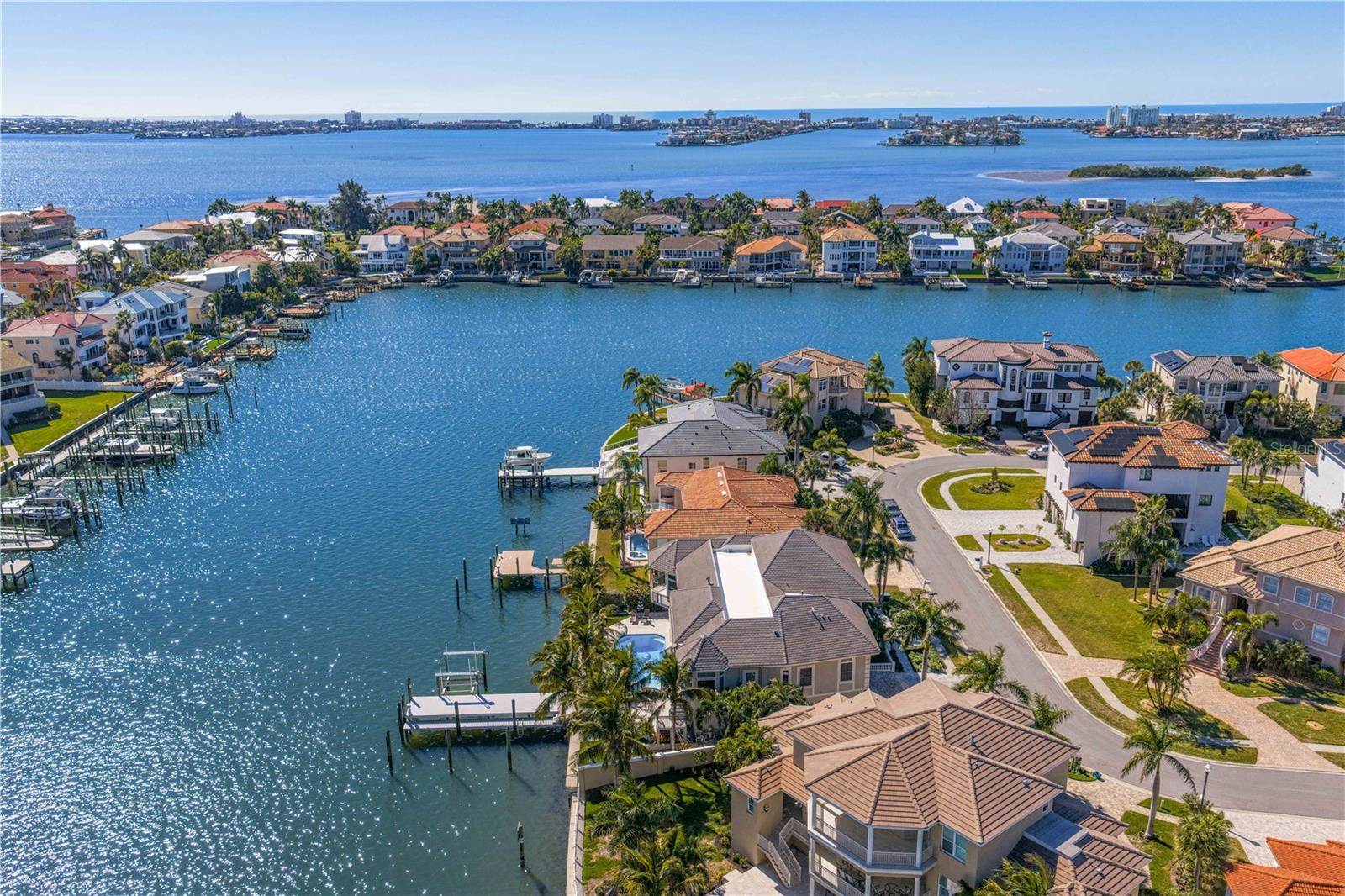 6103 Pasadena Point Boulevard South, Gulfport, FL 33707