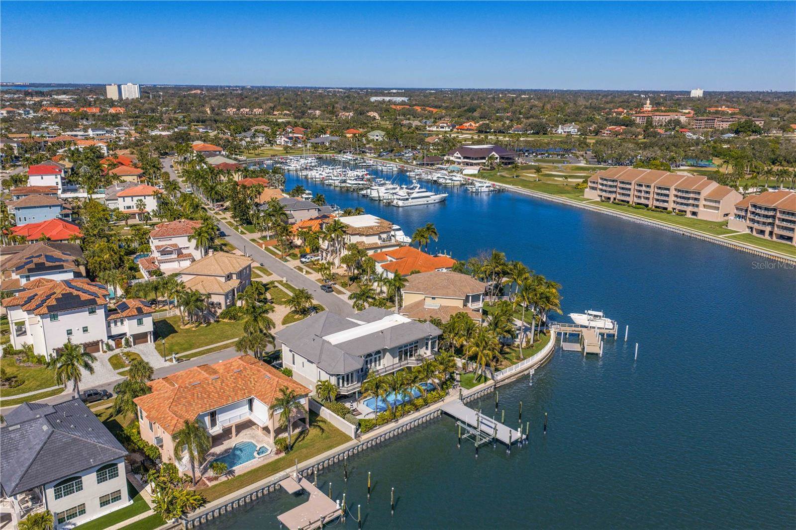 6103 Pasadena Point Boulevard South, Gulfport, FL 33707