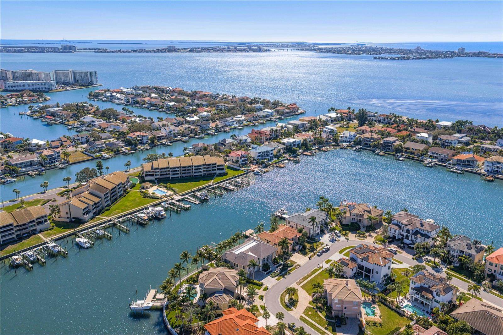 6103 Pasadena Point Boulevard South, Gulfport, FL 33707