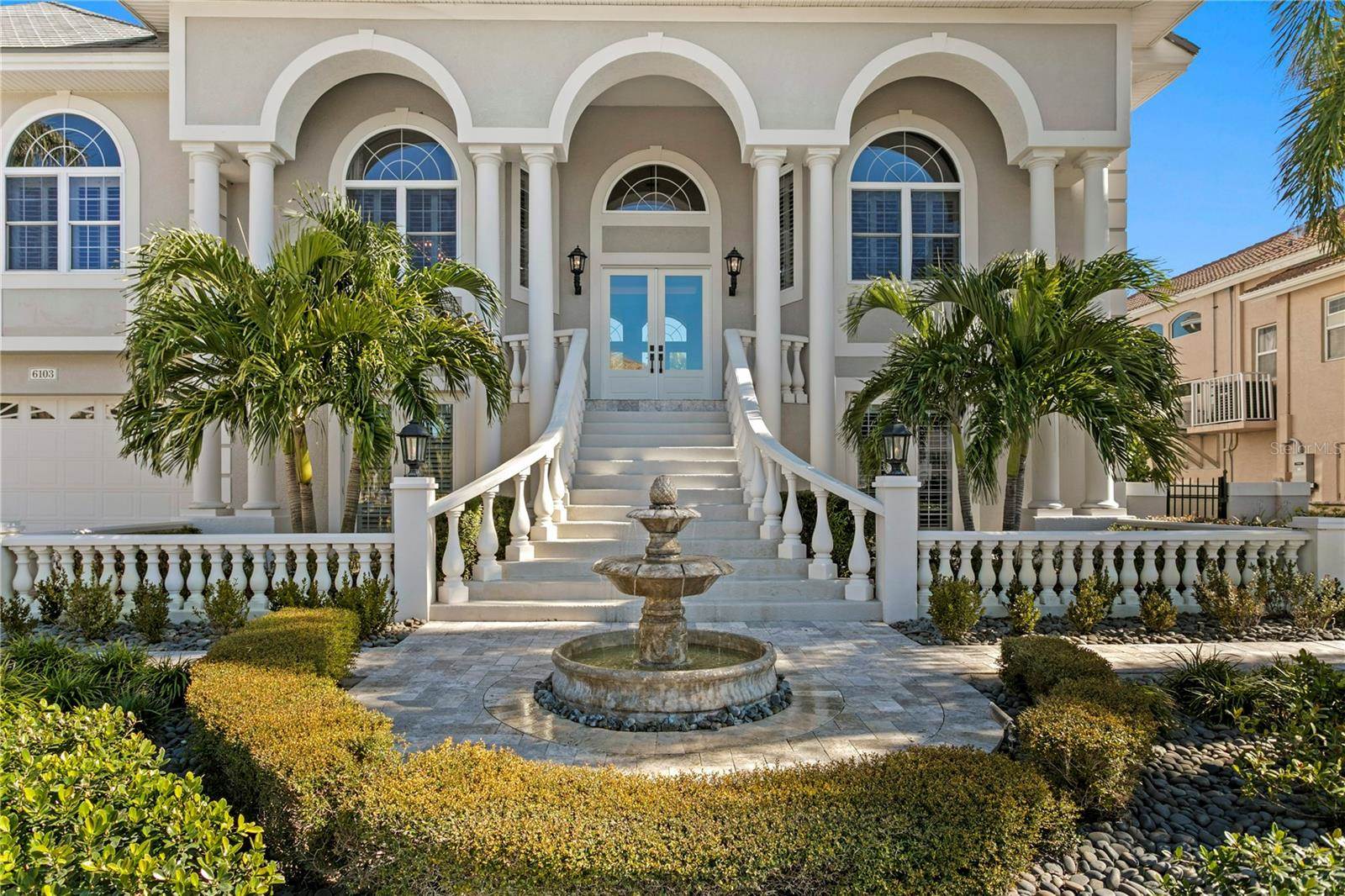 6103 Pasadena Point Boulevard South, Gulfport, FL 33707