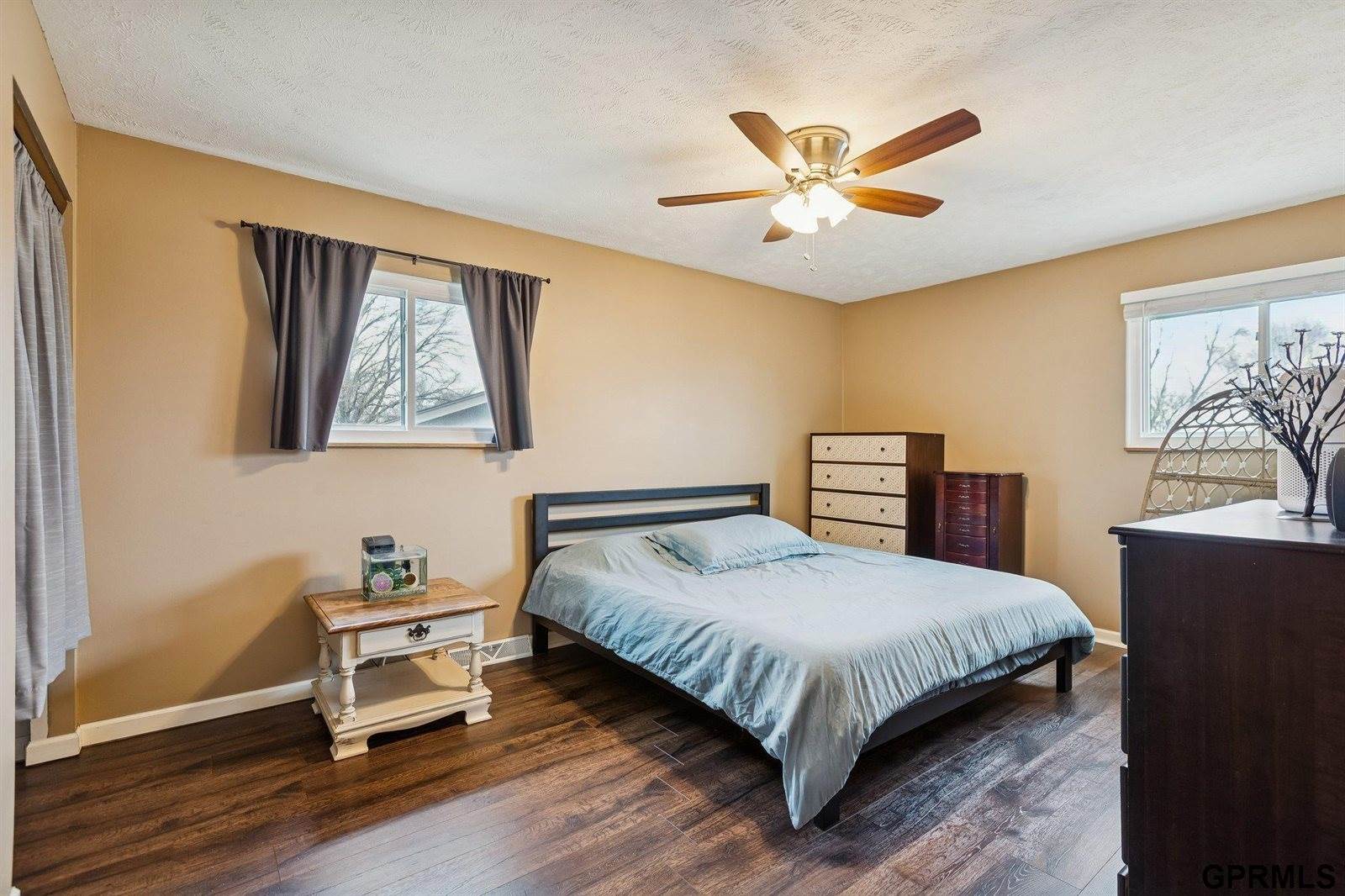 13809 X Circle, Omaha, NE 68137