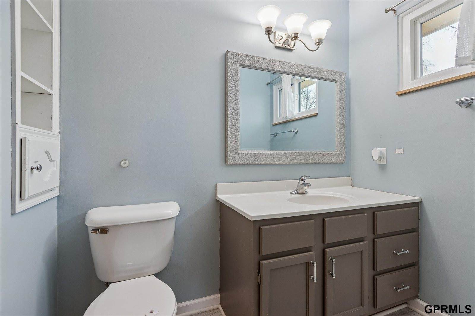 13809 X Circle, Omaha, NE 68137