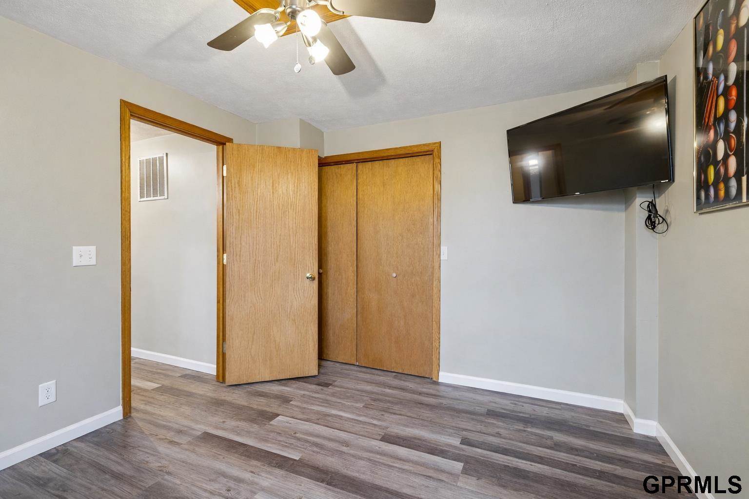 13809 X Circle, Omaha, NE 68137