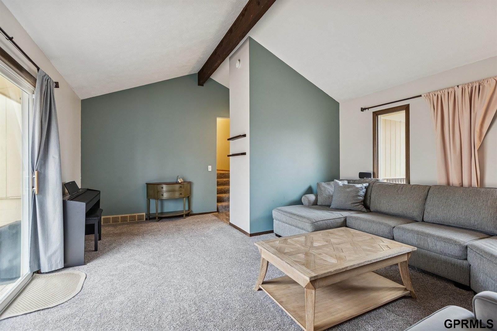 13809 X Circle, Omaha, NE 68137