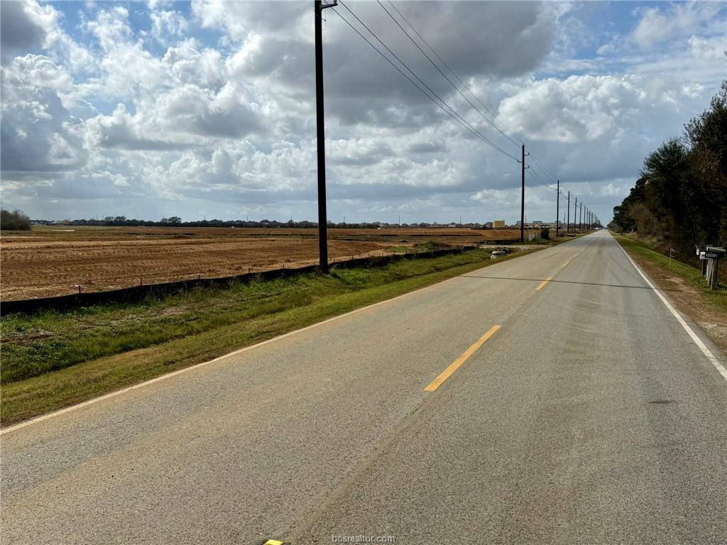 31318 Knebel Road, Waller, TX 77484