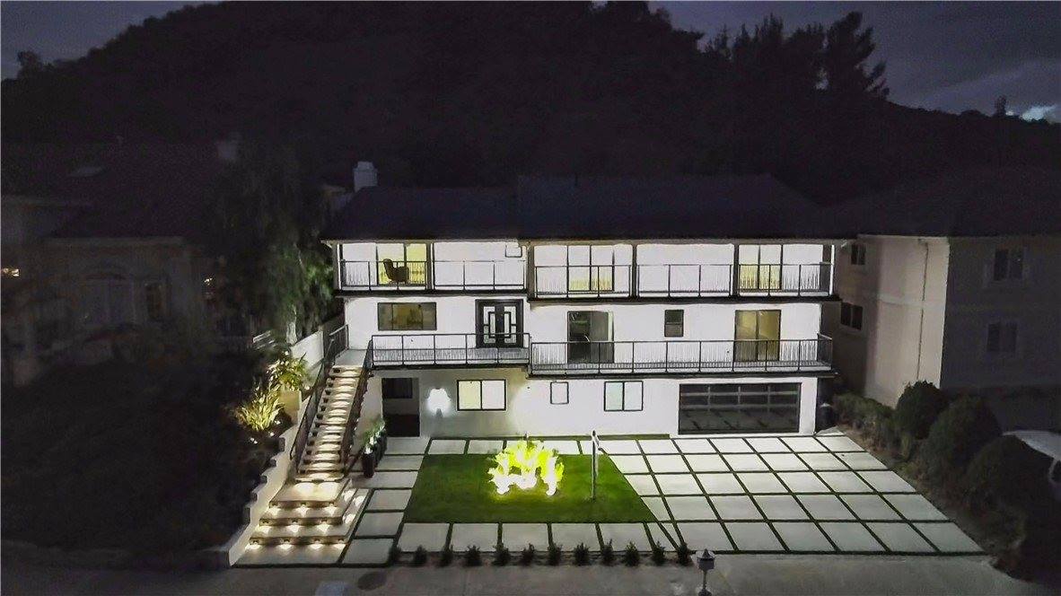 3381 Oakmont View, Glendale, CA 91208