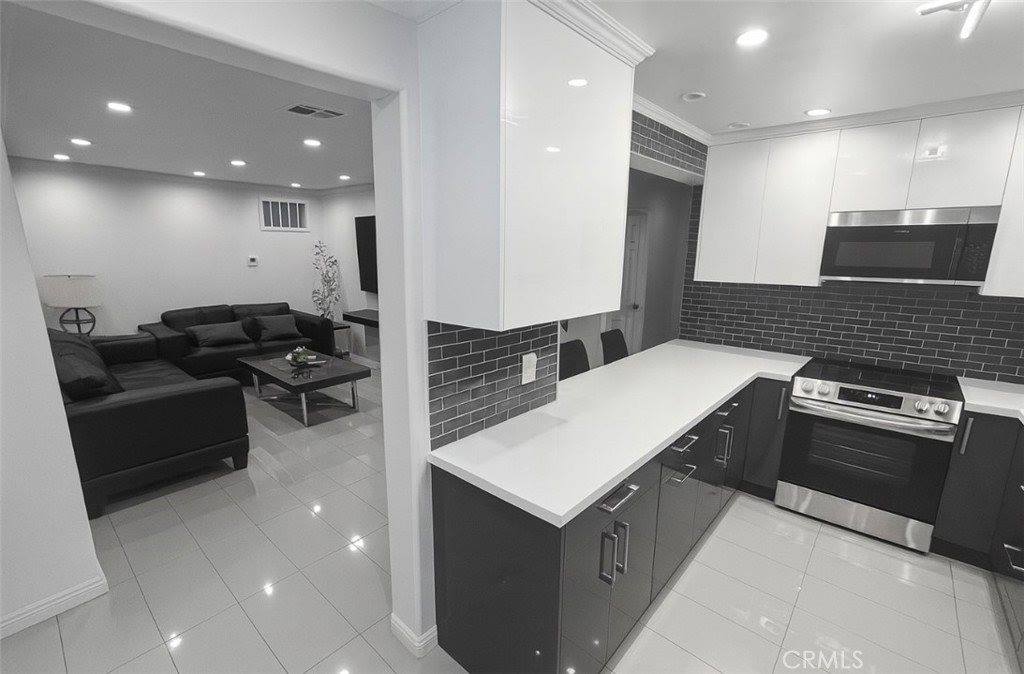 3381 Oakmont View, Glendale, CA 91208