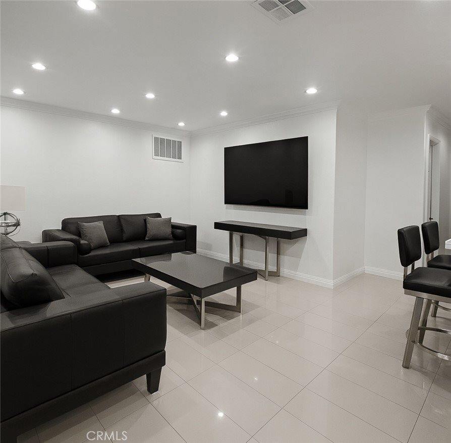 3381 Oakmont View, Glendale, CA 91208