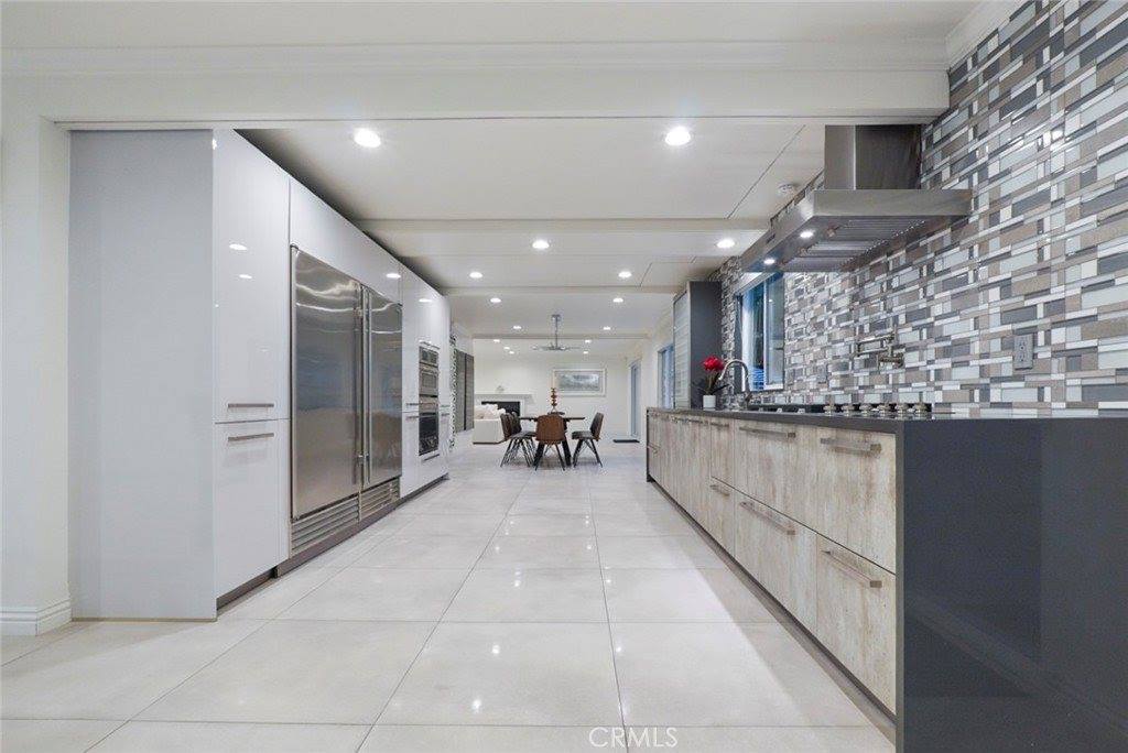 3381 Oakmont View, Glendale, CA 91208