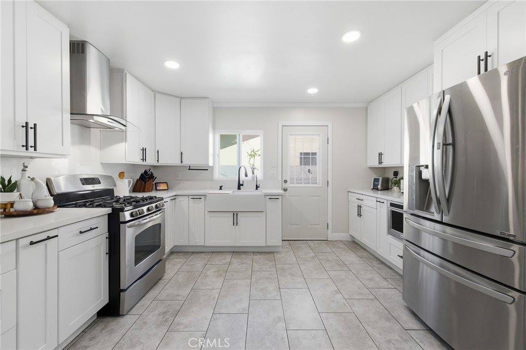 1300 Bluebell, Oxnard, CA 93036