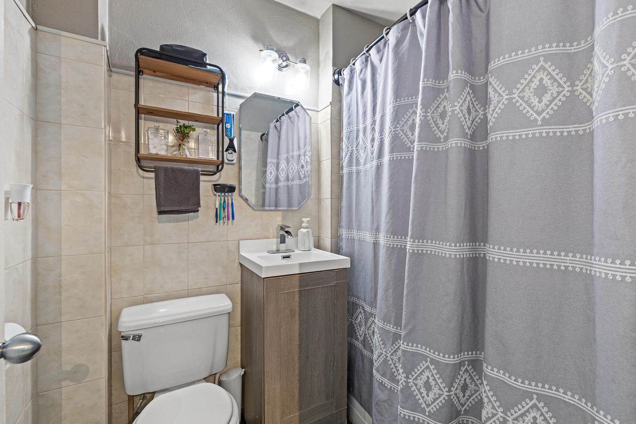 2352 S 79th STREET, West Allis, WI 53219