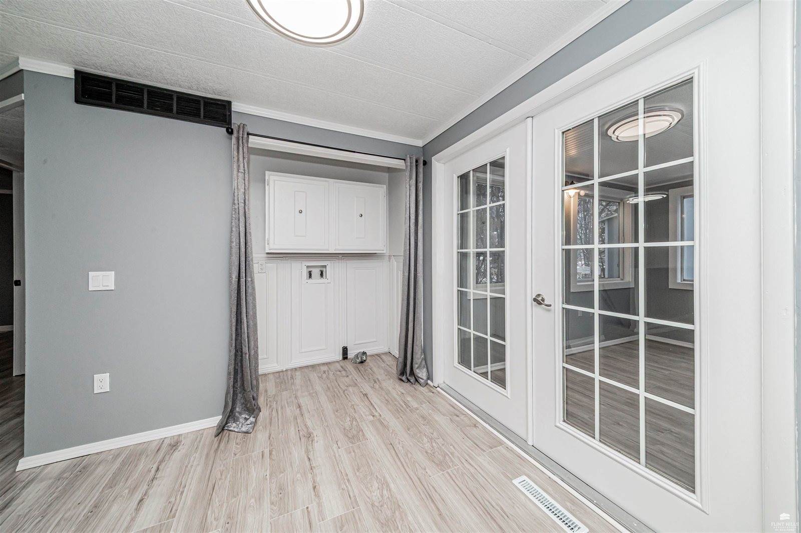 224 South Bluff Street, Enterprise, KS 67441