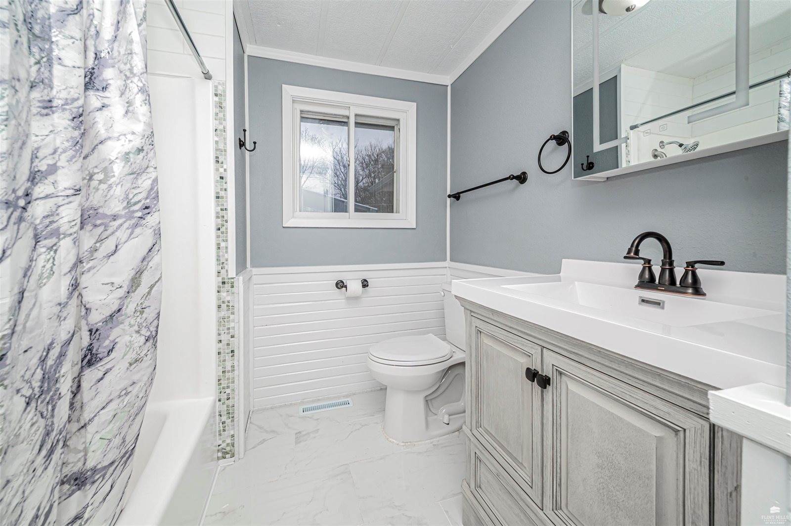 224 South Bluff Street, Enterprise, KS 67441