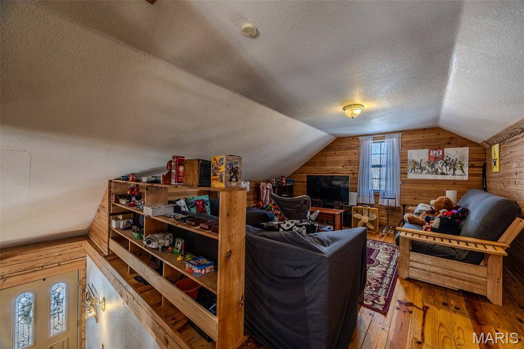 321 Wiese Lane, Newburg, MO 65550