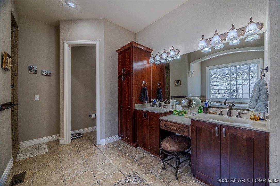 720 Via Del Lago Drive, Sunrise Beach, MO 65079