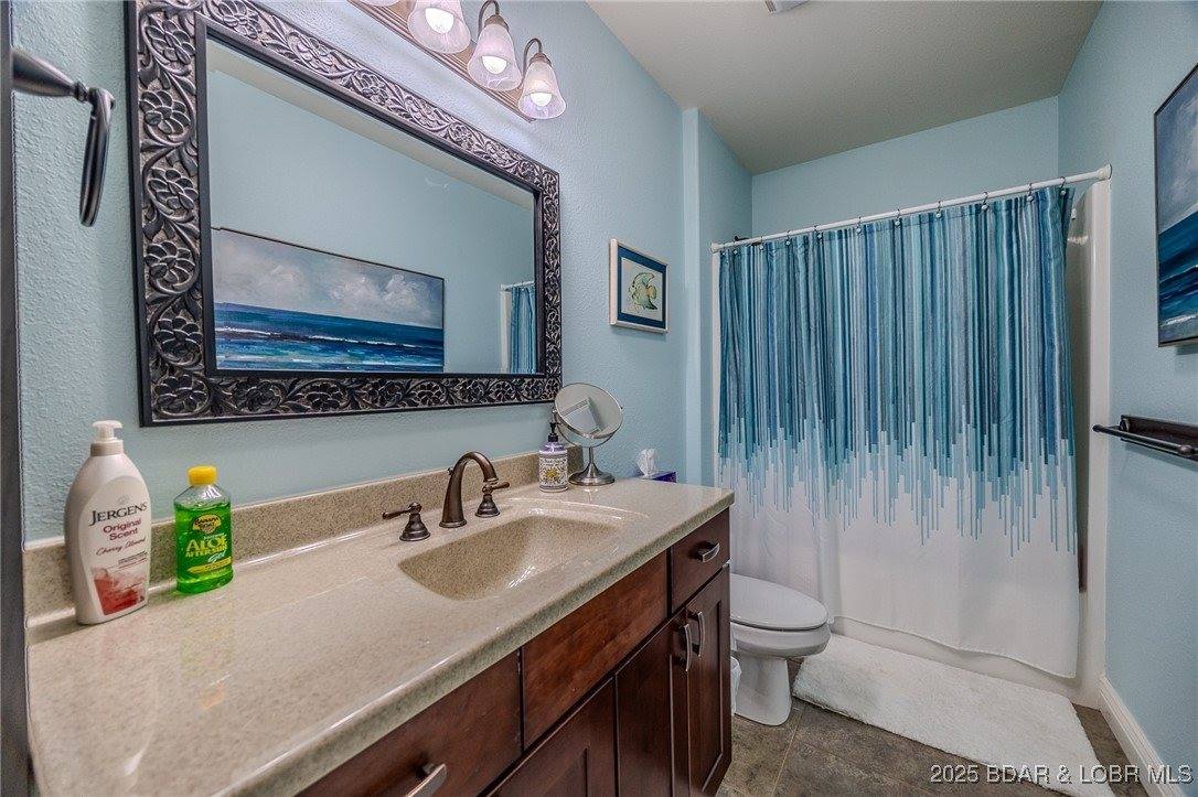 720 Via Del Lago Drive, Sunrise Beach, MO 65079