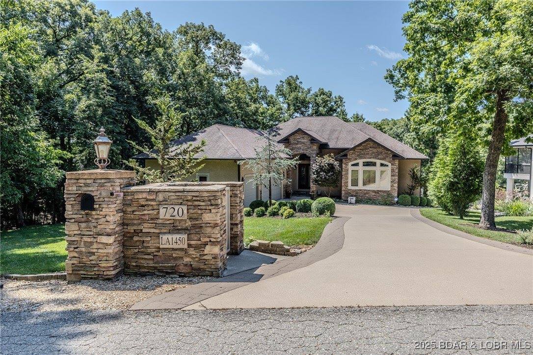 720 Via Del Lago Drive, Sunrise Beach, MO 65079