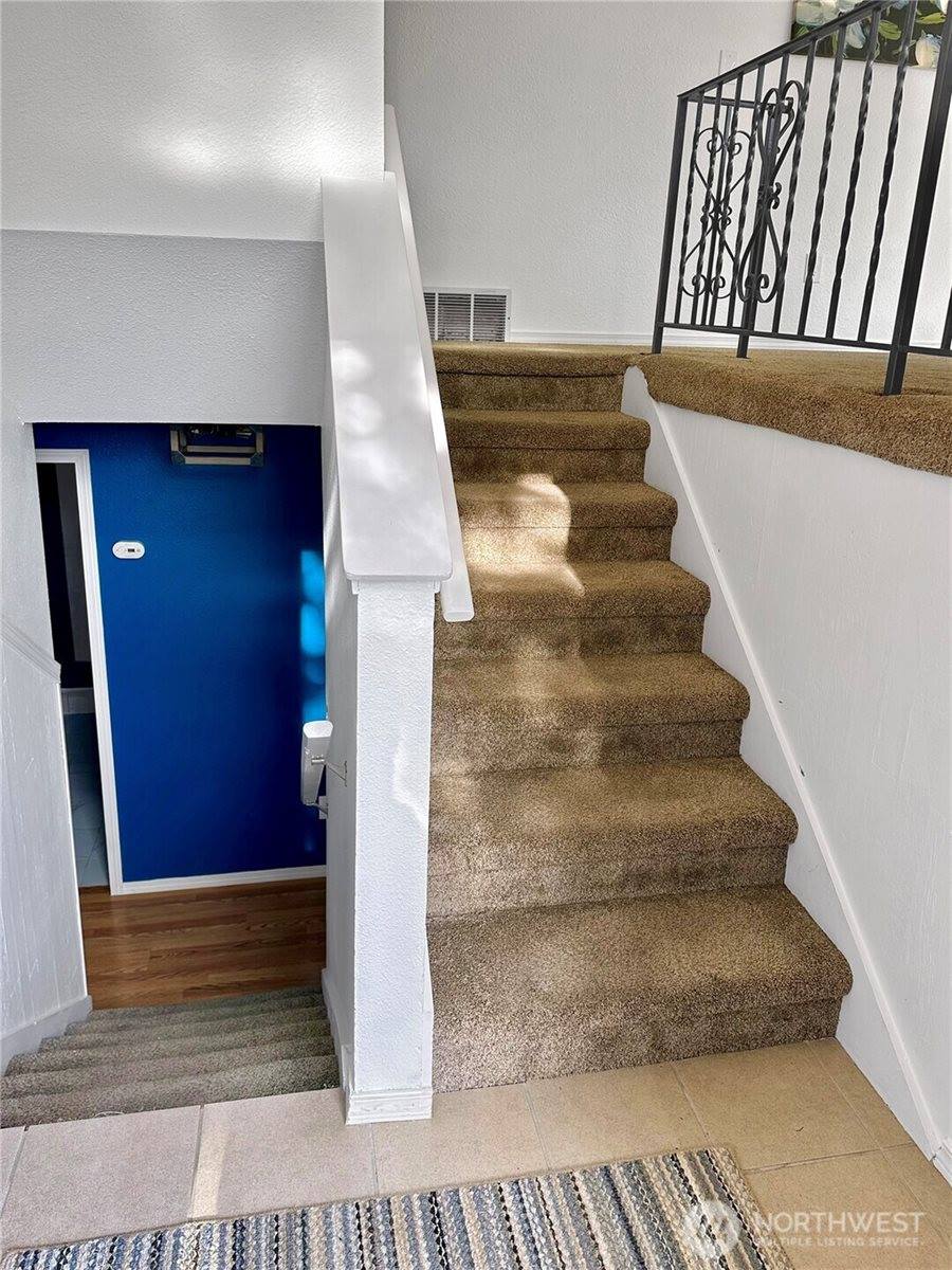 7910 Husky Way SE, Lacey, WA 98503