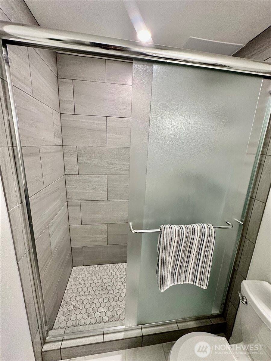 7910 Husky Way SE, Lacey, WA 98503