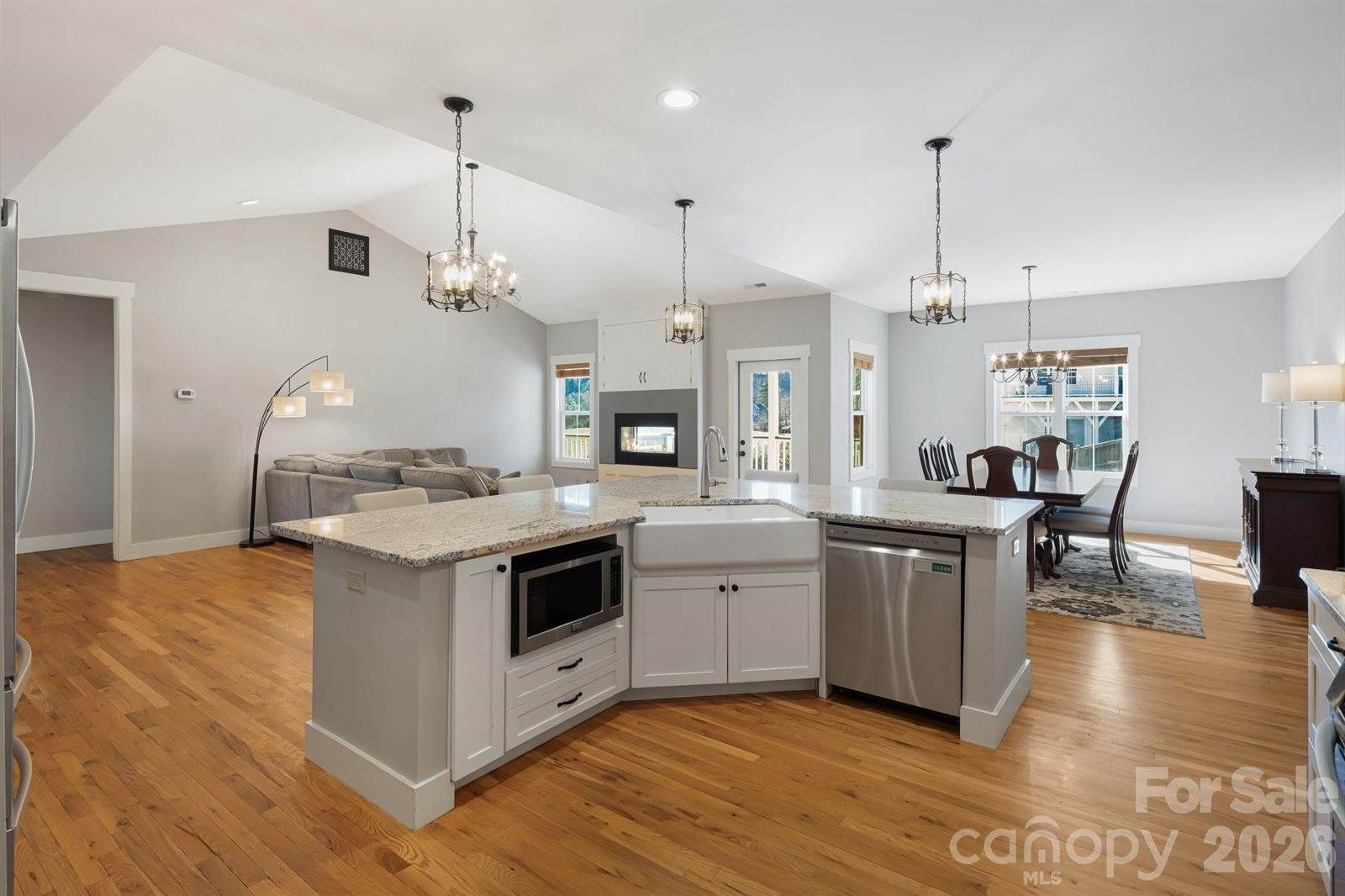 5 Magnolia Farms Drive, Asheville, NC 28806