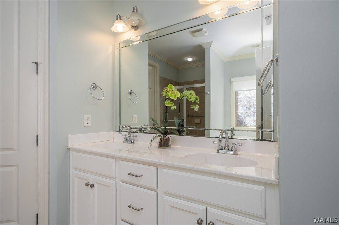 702 Greenbriar Drive, Northport, AL 35473