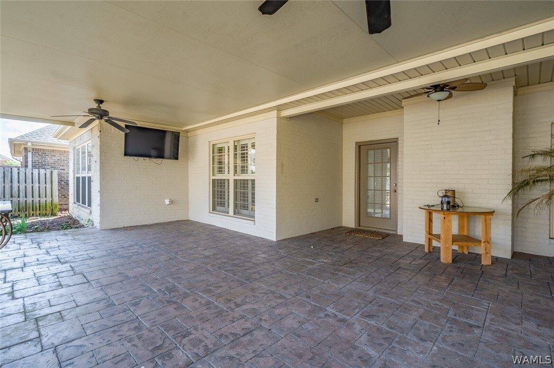 702 Greenbriar Drive, Northport, AL 35473