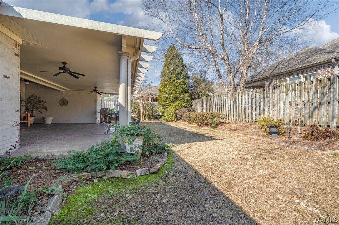 702 Greenbriar Drive, Northport, AL 35473