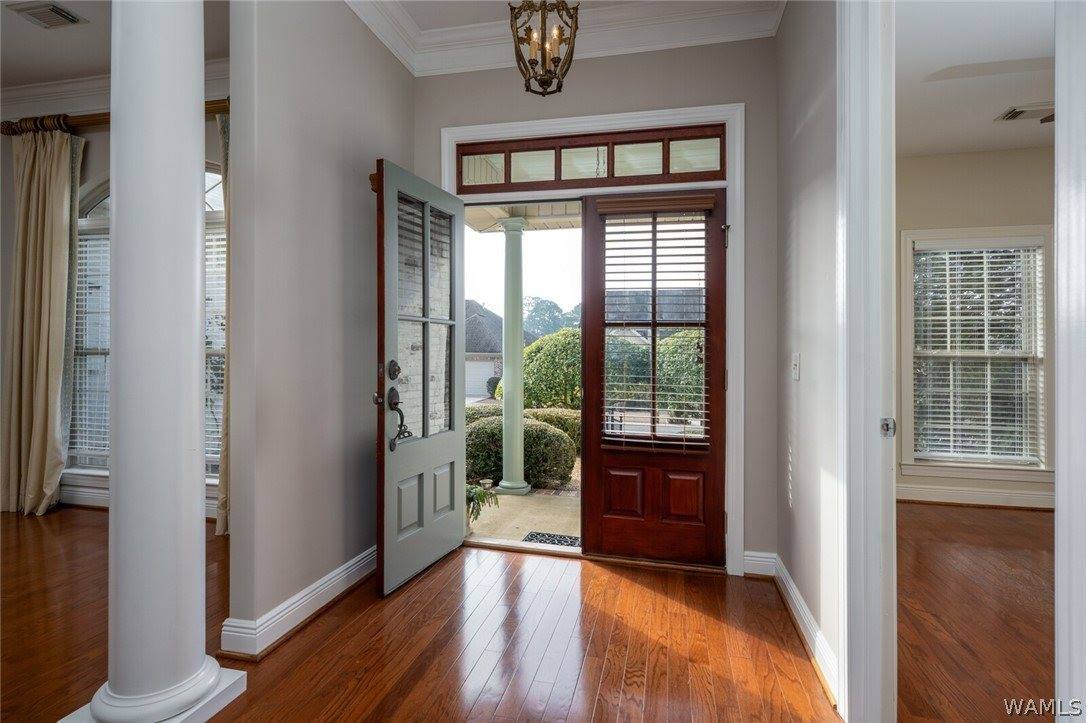 702 Greenbriar Drive, Northport, AL 35473