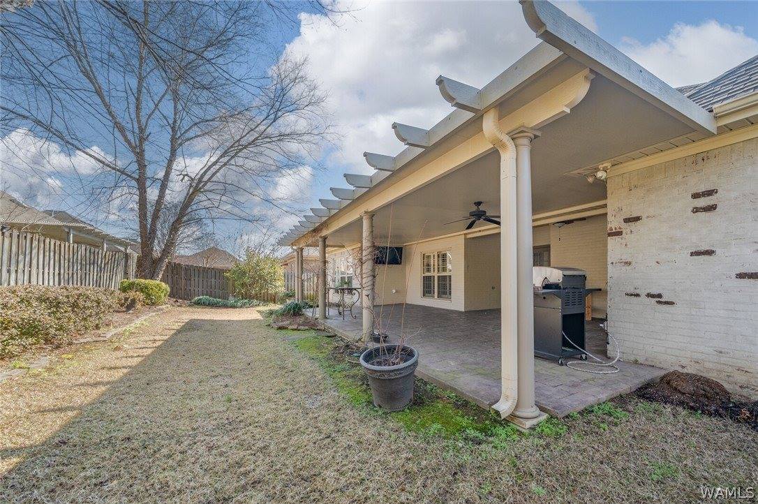 702 Greenbriar Drive, Northport, AL 35473