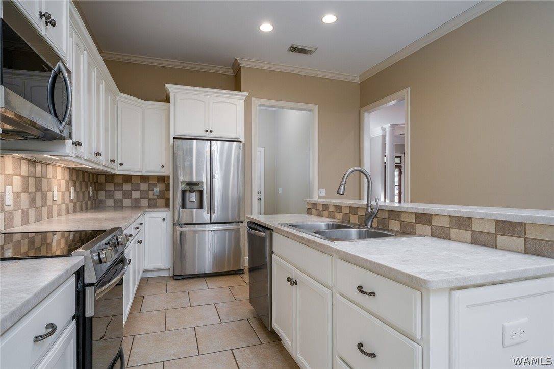 702 Greenbriar Drive, Northport, AL 35473