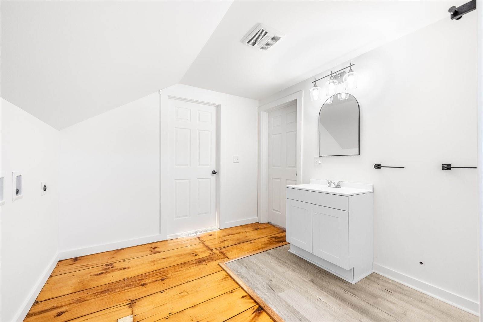 139 Billings Road, Hermon, ME 04401