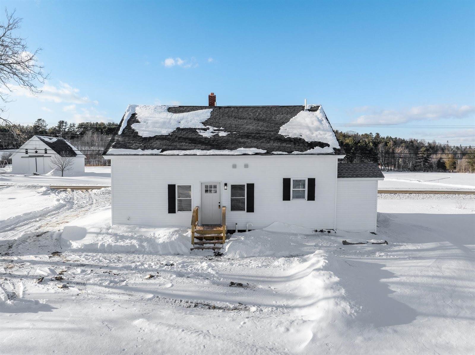 139 Billings Road, Hermon, ME 04401
