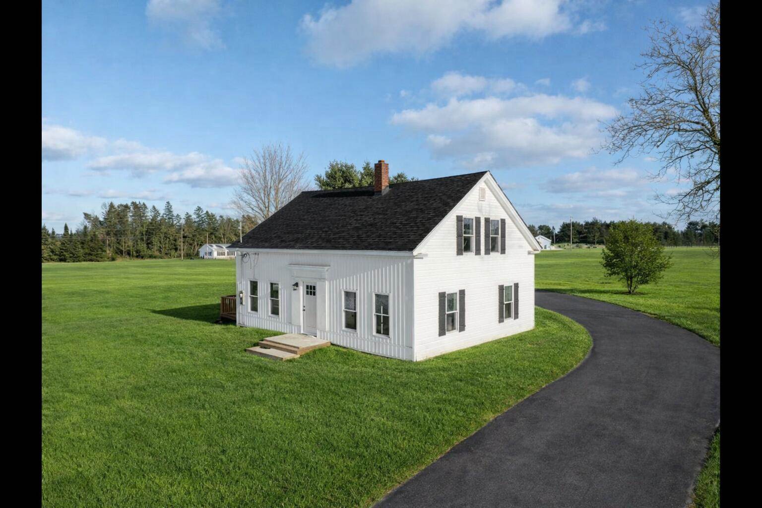 139 Billings Road, Hermon, ME 04401