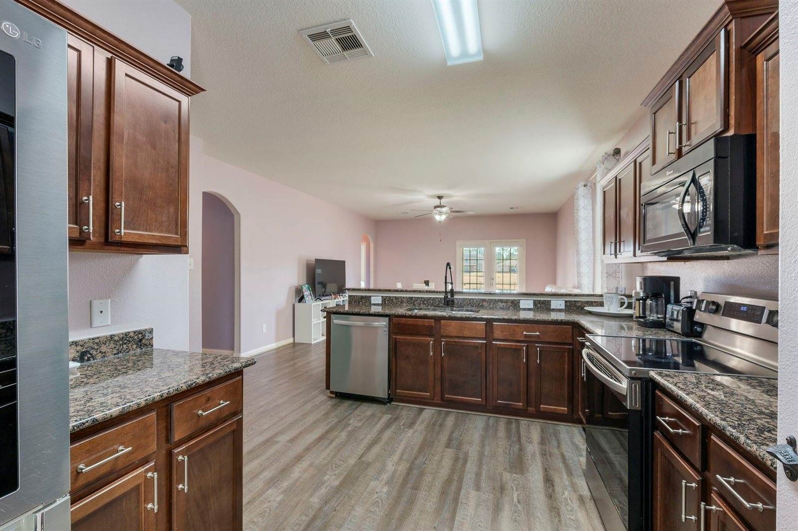 30914 West Lost Creek Boulevard, Magnolia, TX 77355