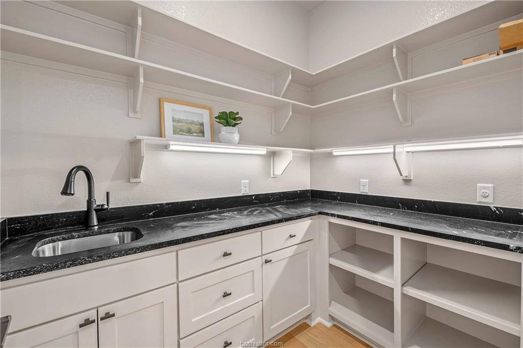 4901 Pearl River Ct. Court, College Station, TX 77845