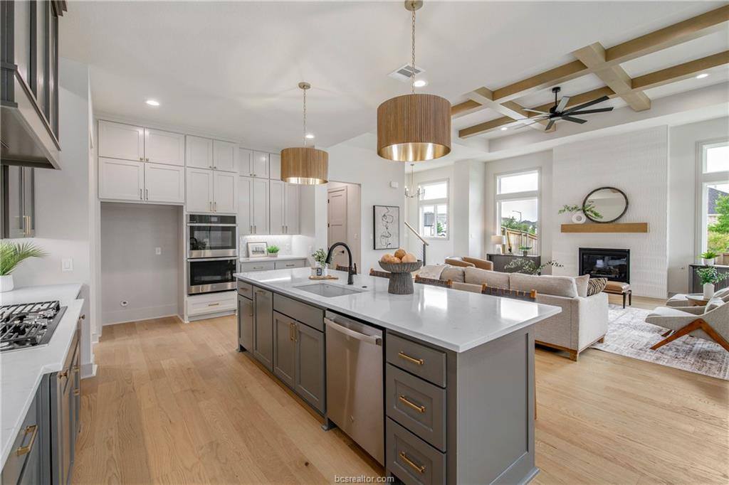 4901 Pearl River Ct. Court, College Station, TX 77845