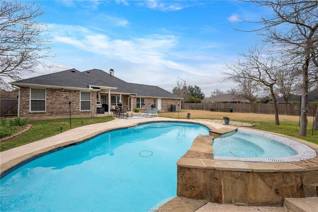 701 Royal Adelade Drive, College Station, TX 77845