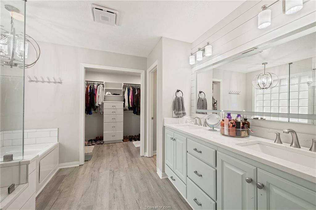 701 Royal Adelade Drive, College Station, TX 77845