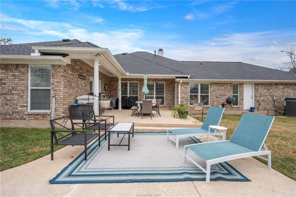 701 Royal Adelade Drive, College Station, TX 77845