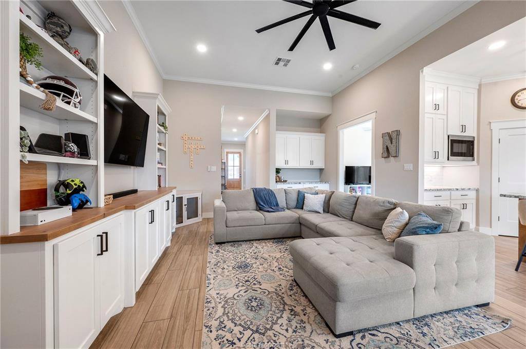 3032 Teller Dr. Drive, Bryan, TX 77808