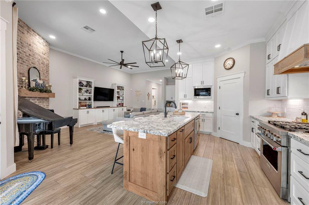 3032 Teller Dr. Drive, Bryan, TX 77808