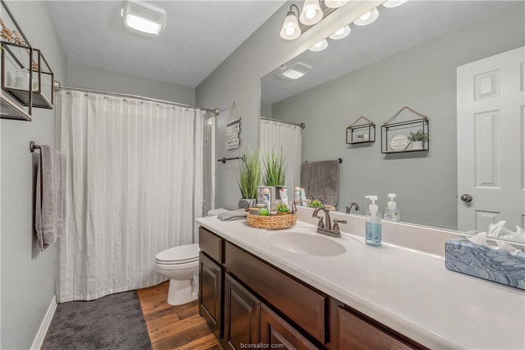 918 Dove Landing Drive, College Station, TX 77845